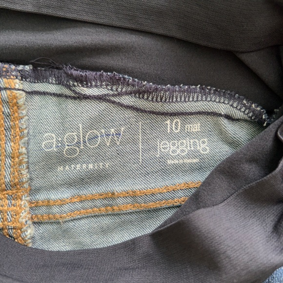 A Glow Maternity Shorts - Picture 3 of 4